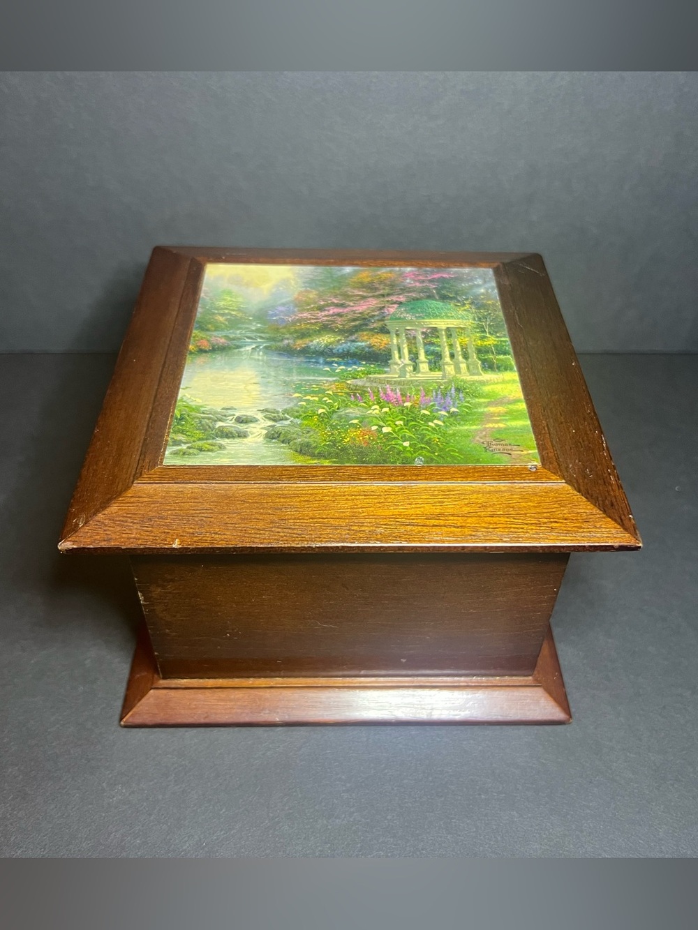 Thomas Kinkade Square Wooden Mirrored Avon Gazebo Garden of Prayer Jewelry Box